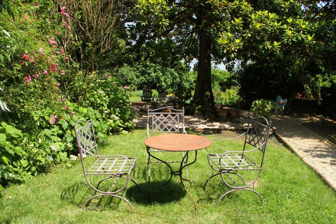 Bed and Breakfast Ombre Rose Le Fousseret Exterior foto