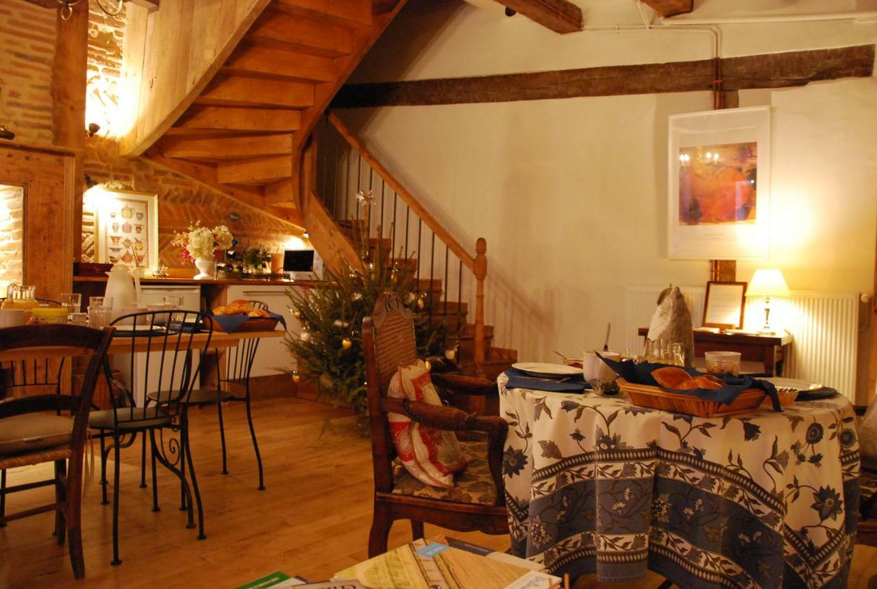 Bed and Breakfast Ombre Rose Le Fousseret Exterior foto